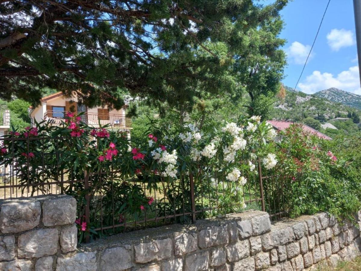 Apartmani Gracijela Karlobag Kültér fotó