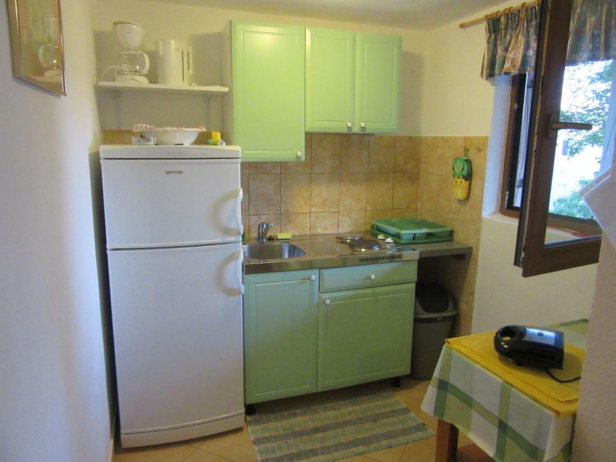 Apartmani Gracijela Karlobag Kültér fotó