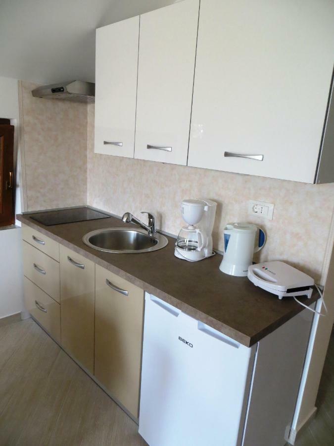 Apartmani Gracijela Karlobag Kültér fotó